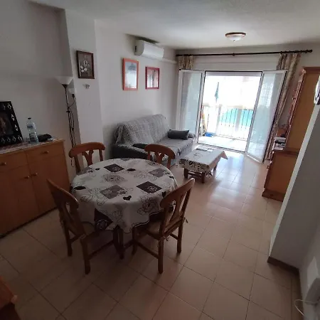 Apartment 6 Personnes Roses
